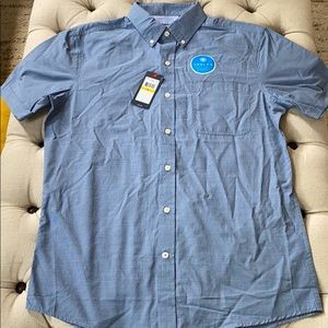 NWT IZOD Men’s SS Woven Button down shirt
